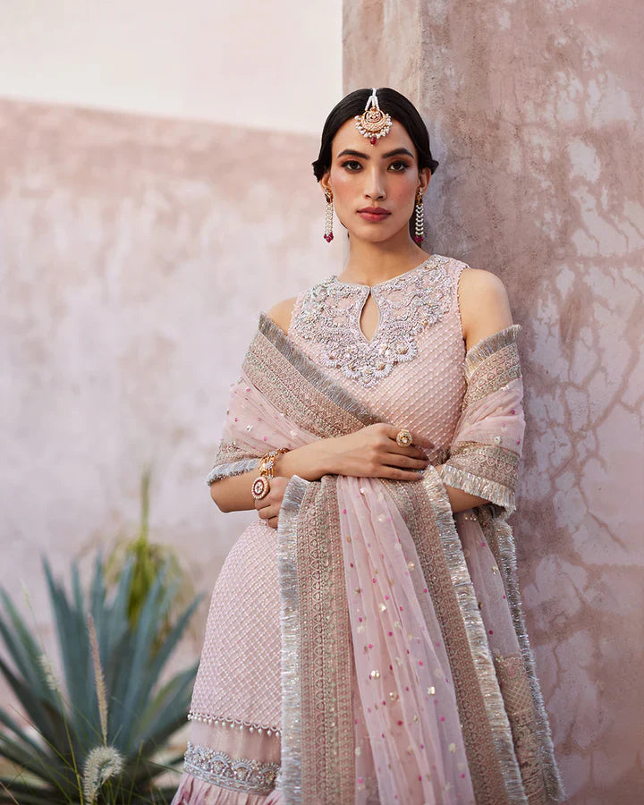 Eilees is a fabulous bridal gharara set. hitcode