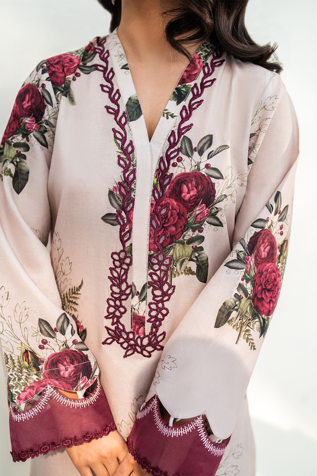 IZNIK 3pc Summer Eid Collection&nbsp; Code:PE001